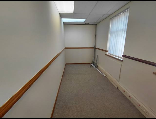 170M² OFFICE TO LET IN LYME PARK